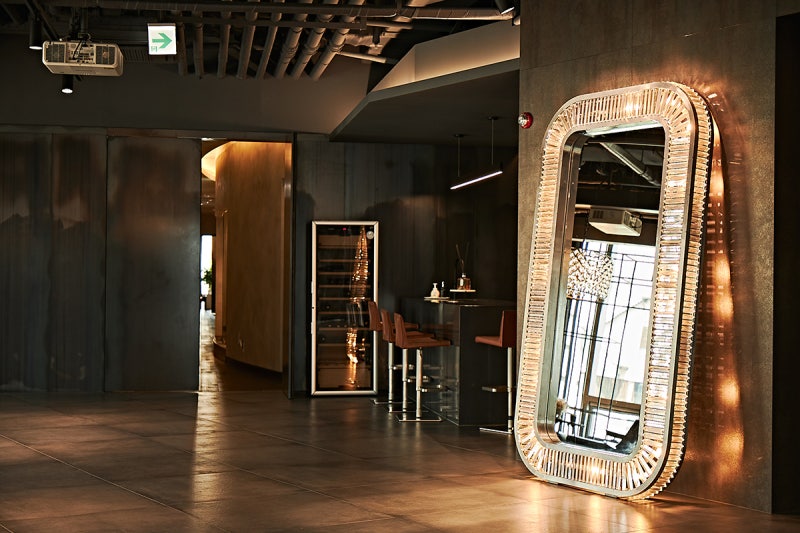 Le Diamant with Timothy Oulton, 用华丽灯光营造美丽空间