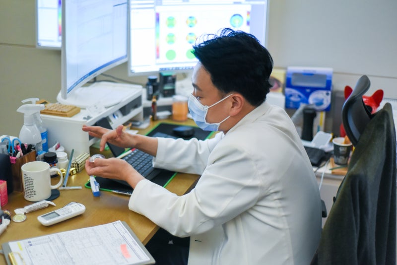 Komedian Kim Ki-ri Mengunjungi Gangnam Smile Eye Clinic! 사진 8