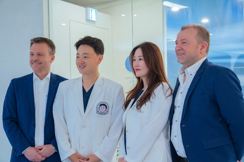德国SCHWIND高管访问江南Smile眼科 사진 12